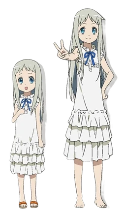 Menma em vestido branco com laço azul, aparência delicada