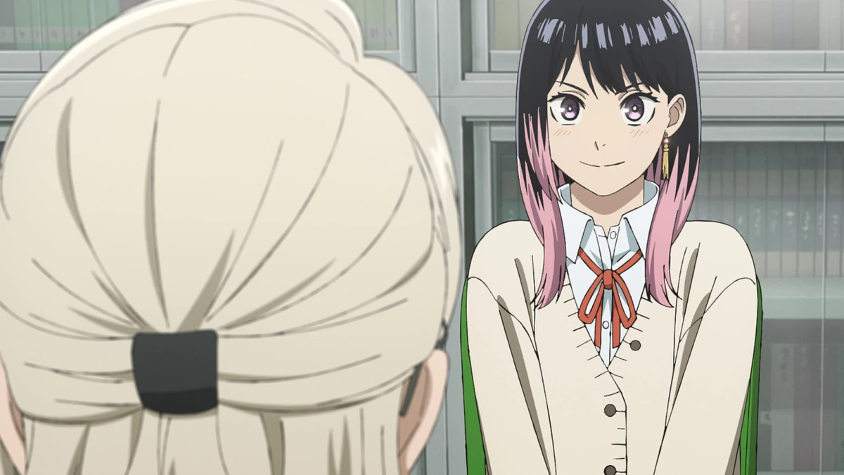 Akane conversando sobre o caminho que pretende seguir enquanto ainda está no ensino médio