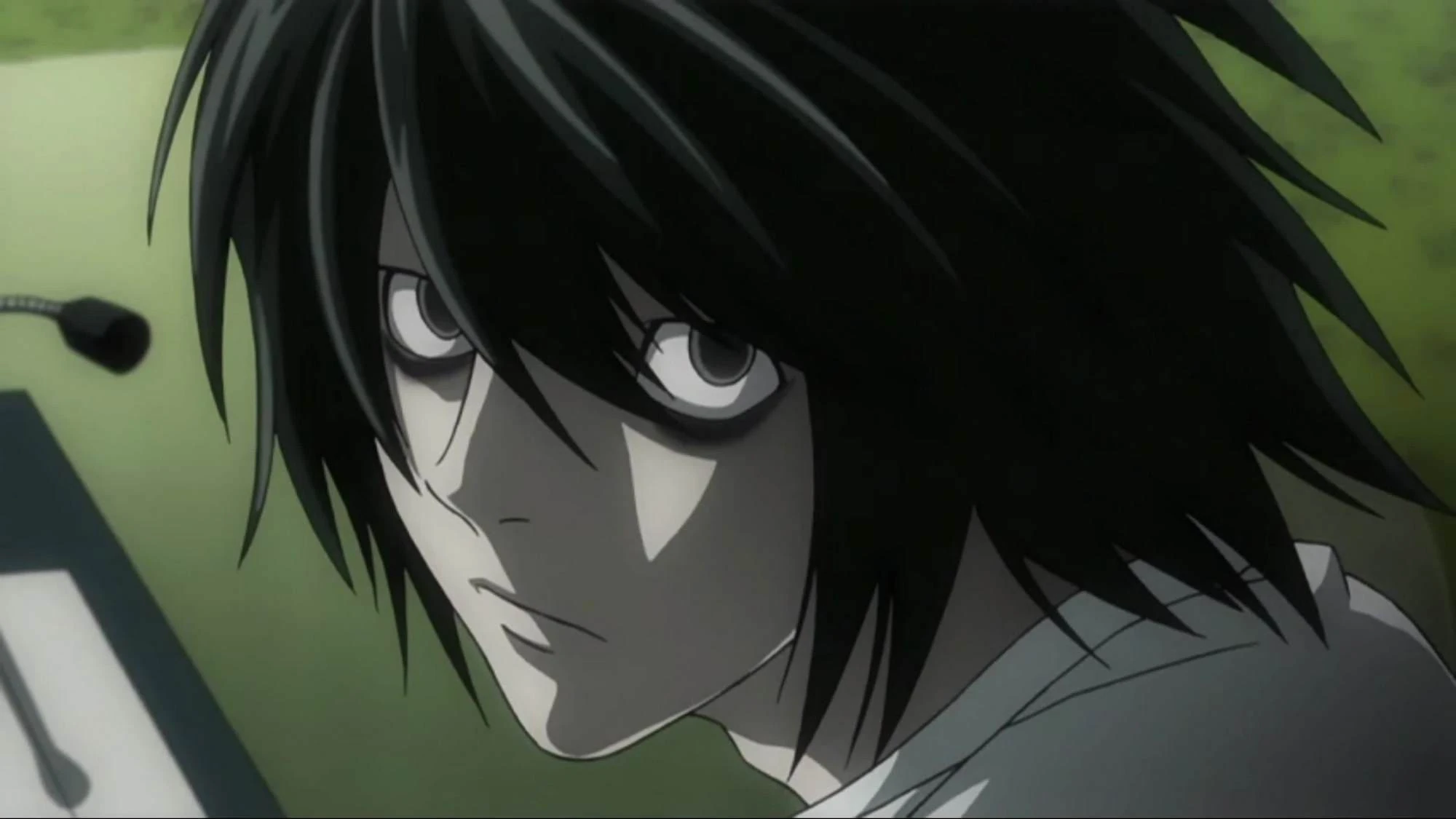 L Lawliet em close durante a investigação de Kira