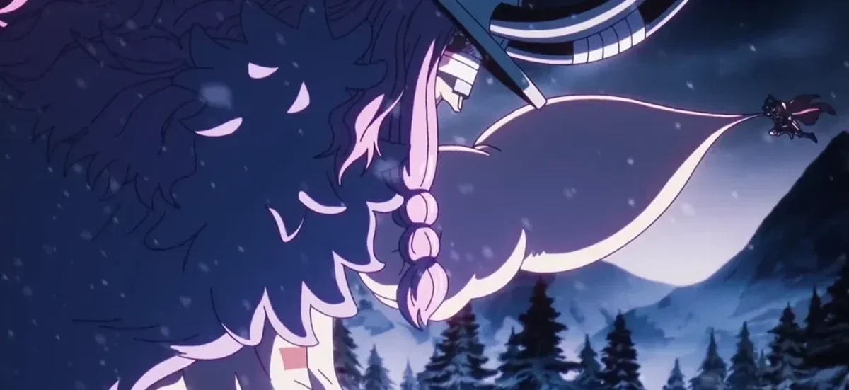 Loki observa Luffy em uma área nevada durante o arco de Elbaf