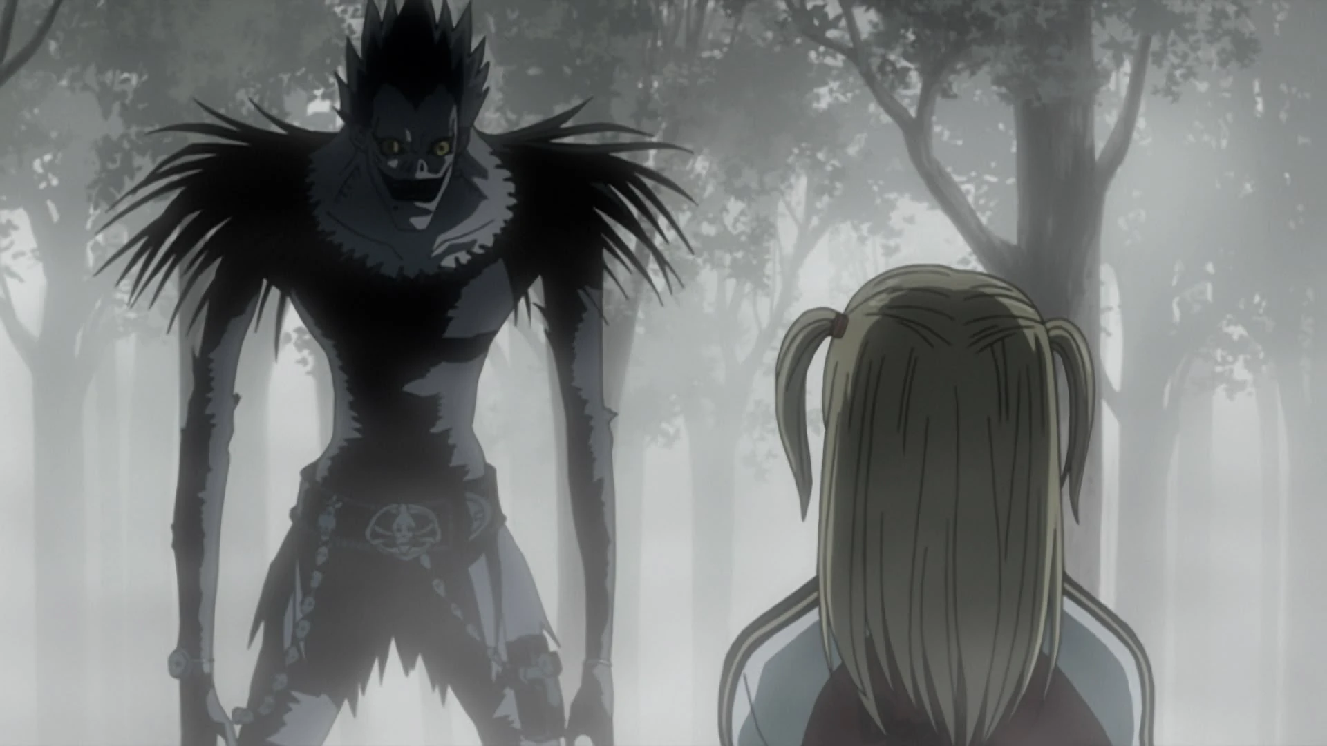 Ryuk diante de Misa em uma área arborizada