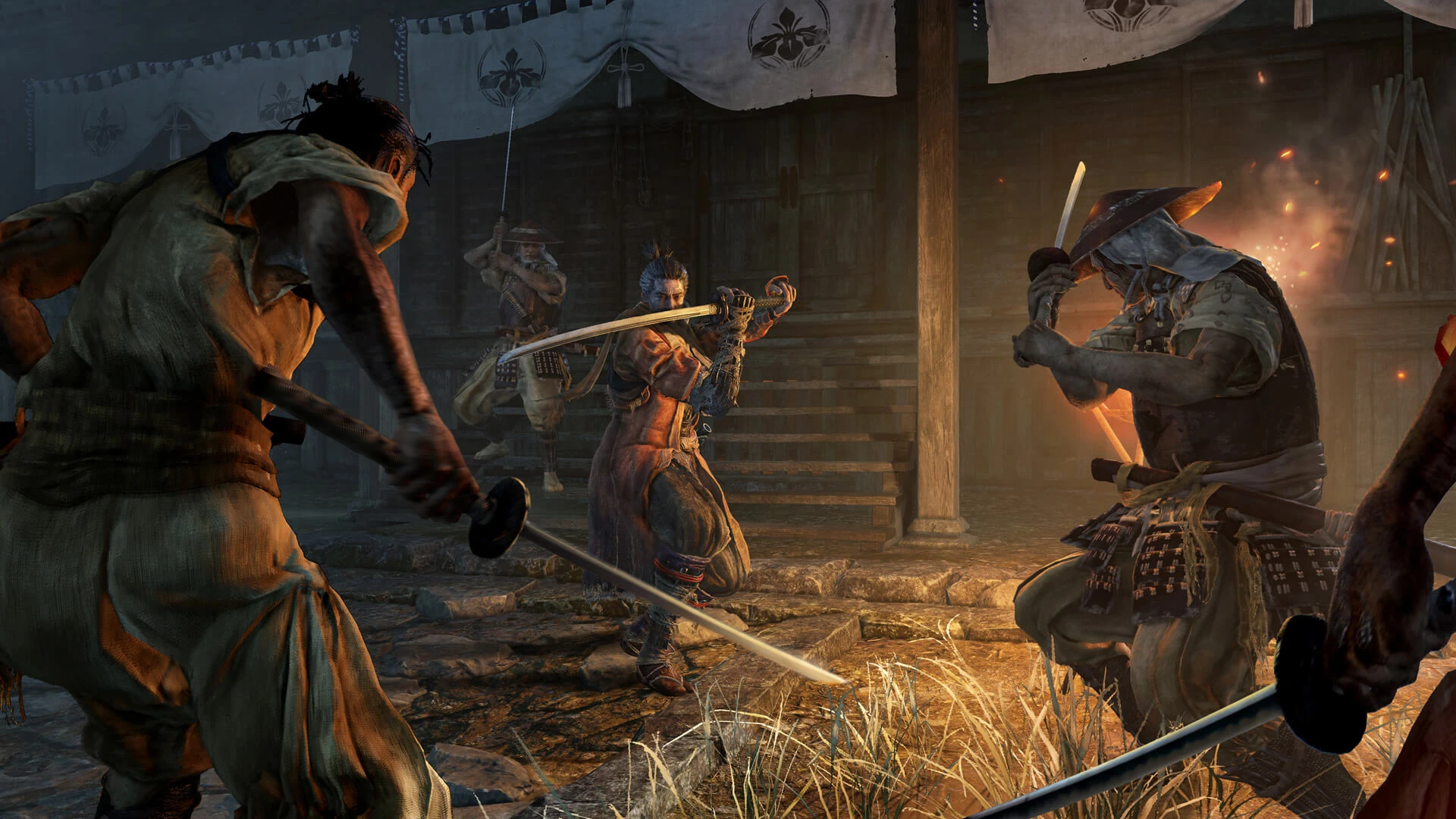 Wolf enfrenta samurais em combate no jogo Sekiro: Shadows Die Twice